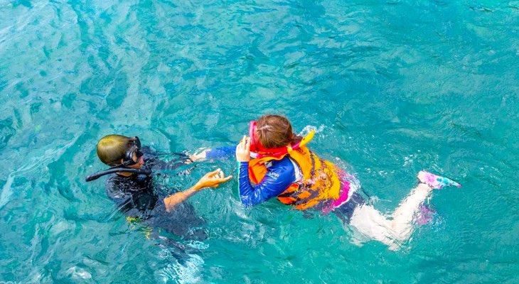 snorkelen Phi Phi en Khai eilanden per speedboot