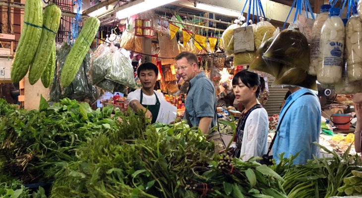 bezoek thaise markt khao yai tour
