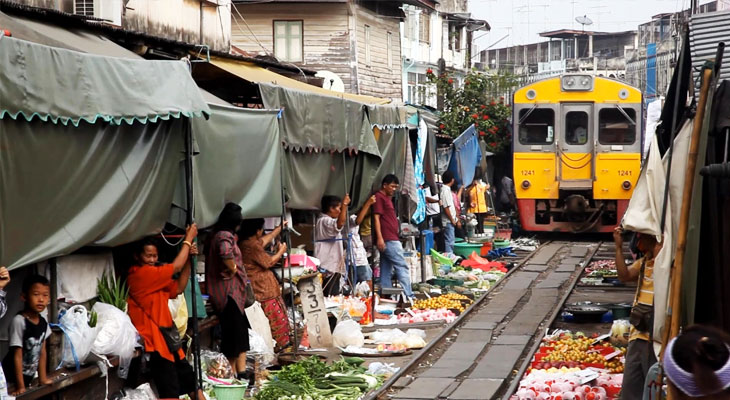 mae klong railway markt tour